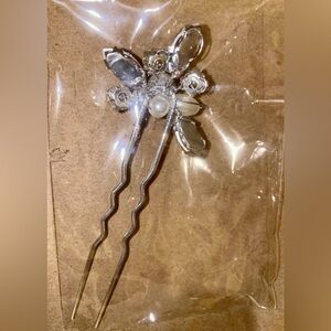 Elegant Silver Hairpin with Pearl Accents